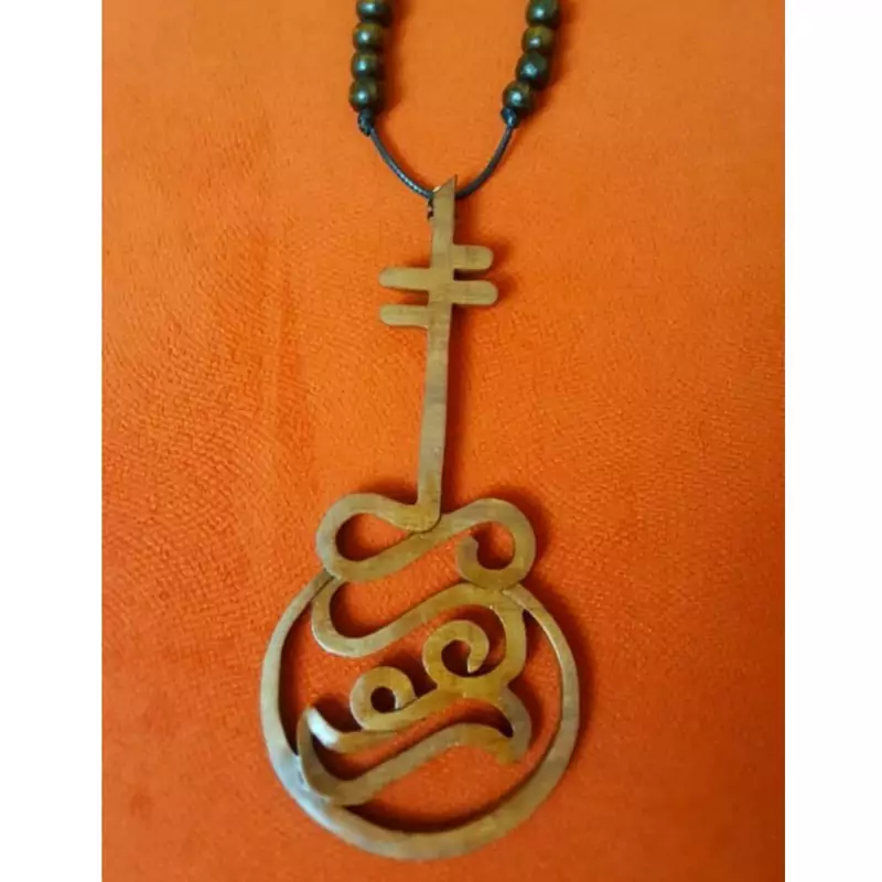 گردنبند چوبی کمانچه با نوشته هو چوب اقاقیا