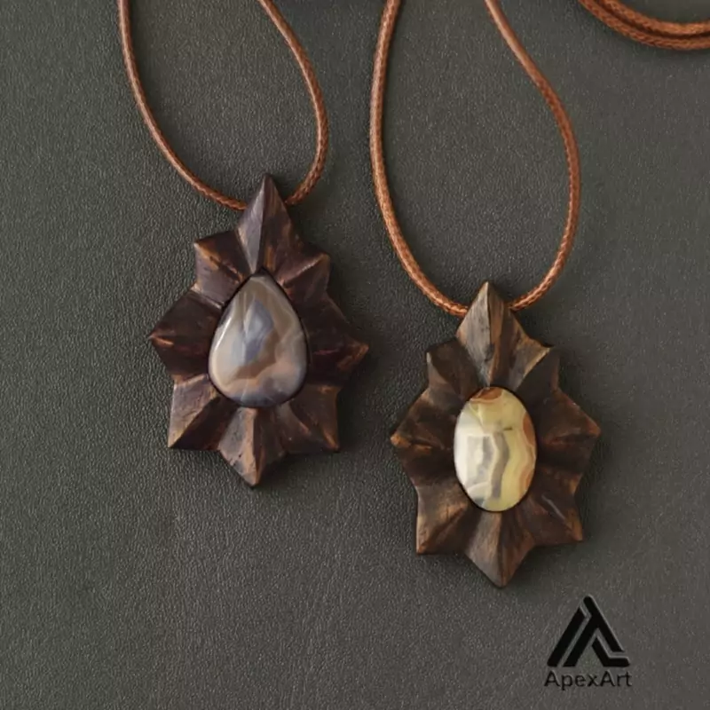 گردنبند چوبی طرح جوانه
