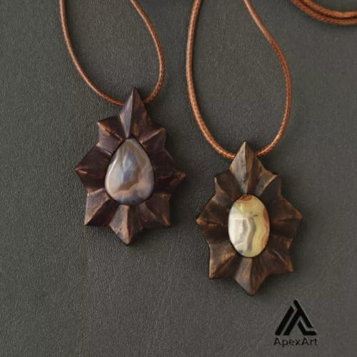 گردنبند چوبی طرح جوانه
